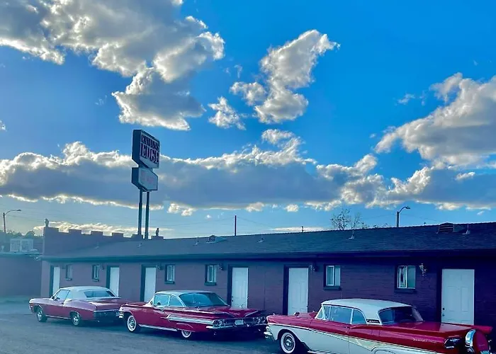 Canyon's Edge Route 66 Motel 2*